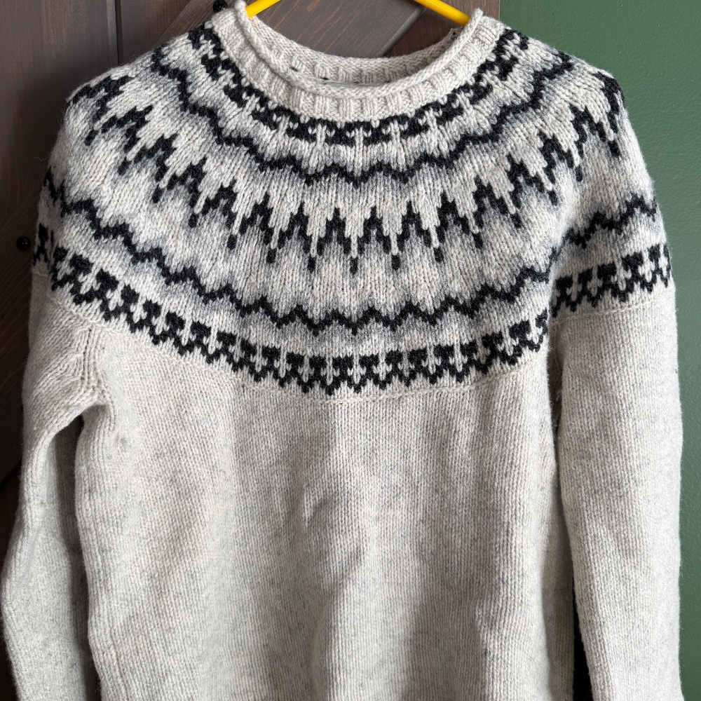 L.L. Bean Fair Isle Sweater 100% lambs wool, size medium